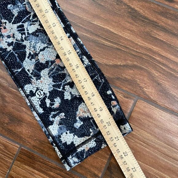 Lululemon Speed Up Crop 21” Spring Bloom‎ Multi Size 4 - Picture 7 of 7